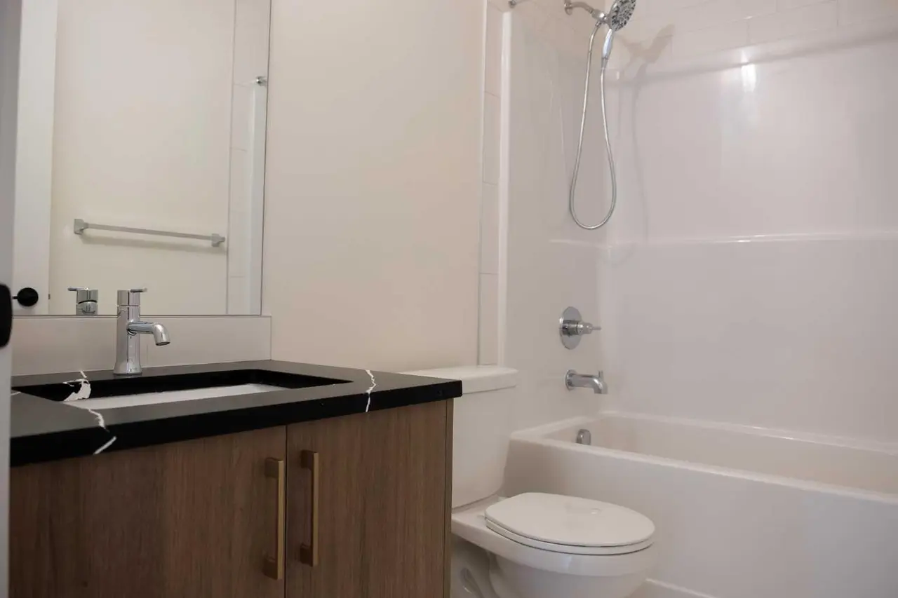 1203, 47 Creekview Gardens Gardens SW