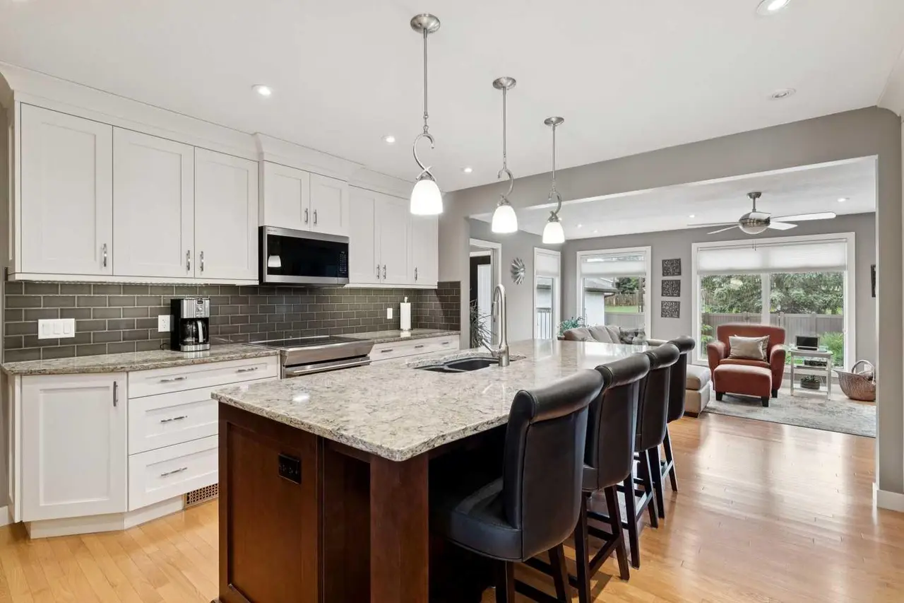 228 Brookgreen Drive SW