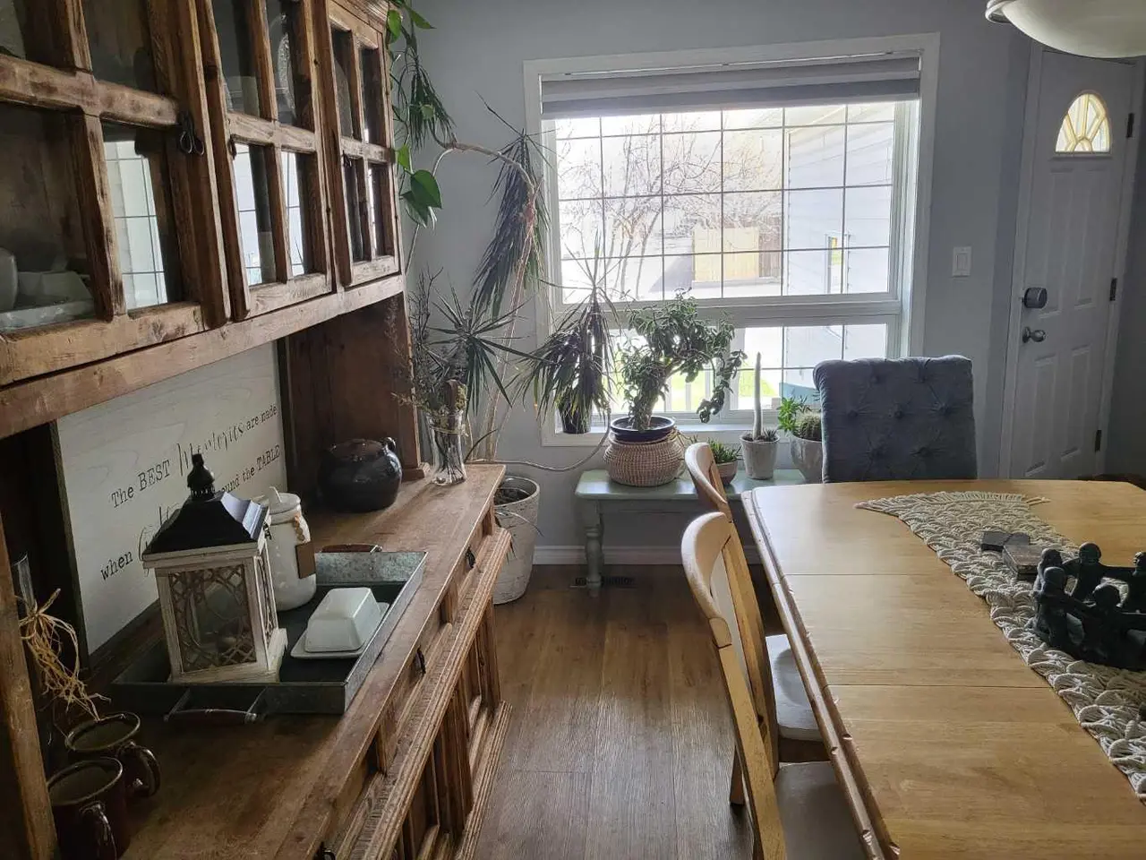 123 Stoney Crescent W