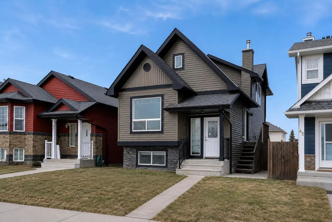 41 Saddlefield Drive NE