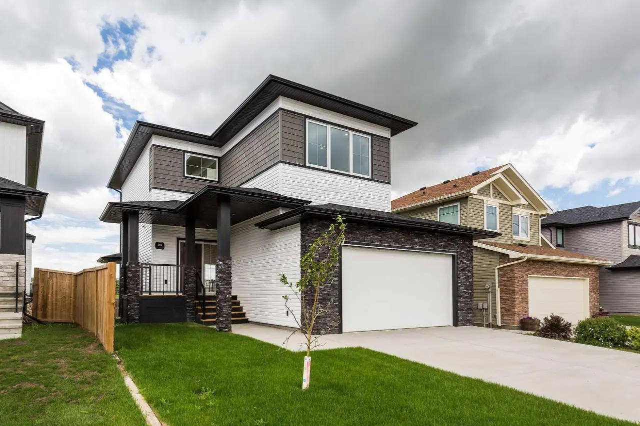 393 Rivergrove Chase W
