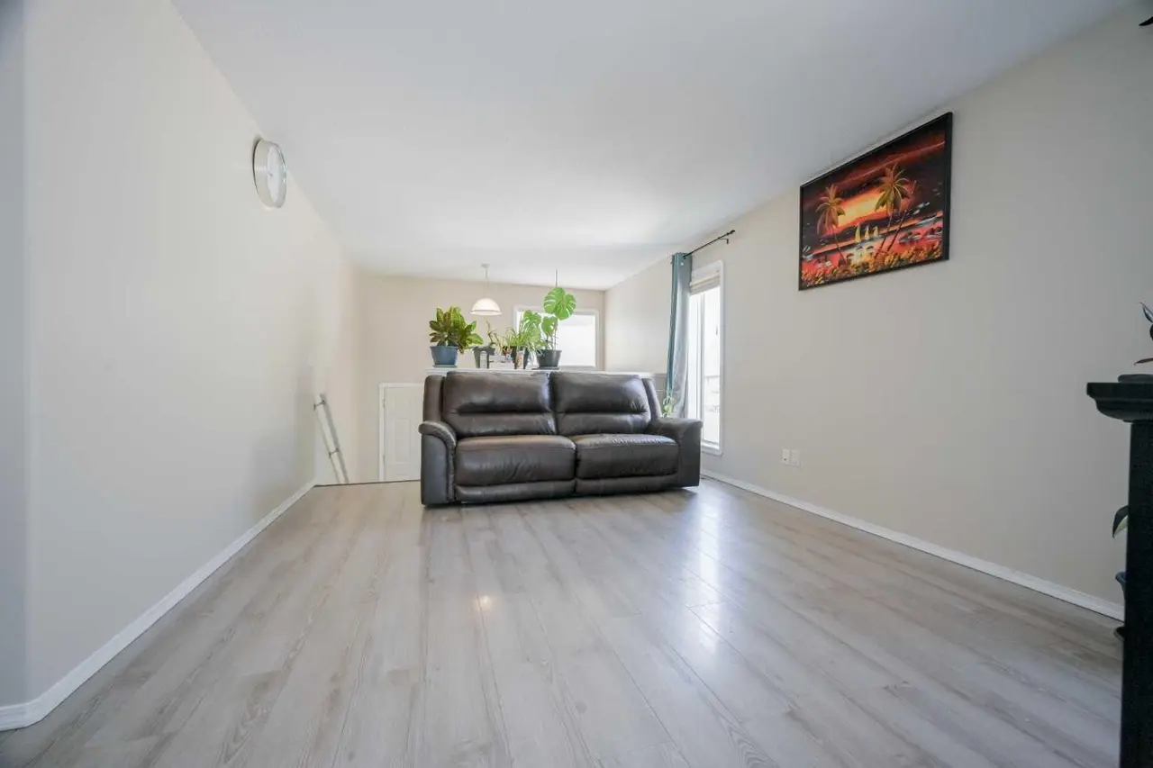 10626 Royal Oaks Drive 