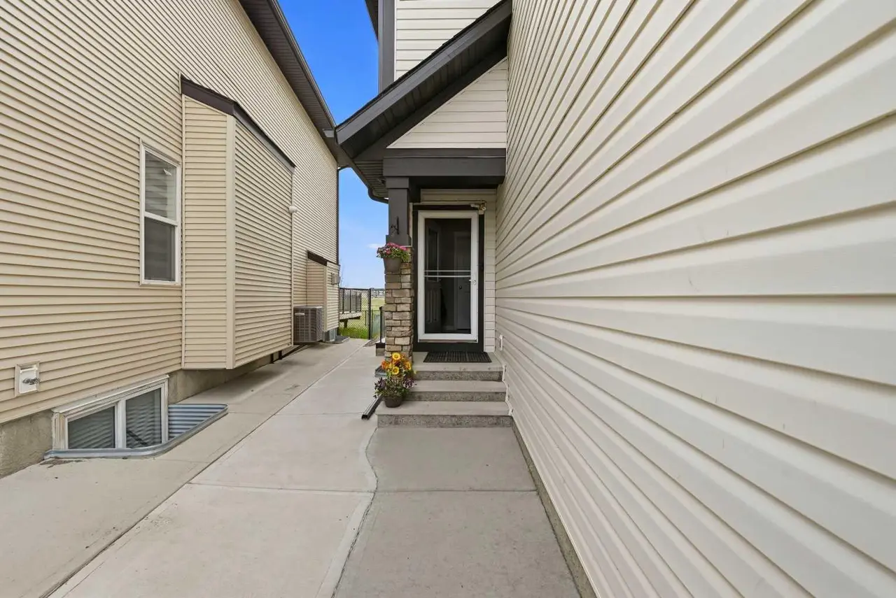 156 Skyview Shores Manor NE