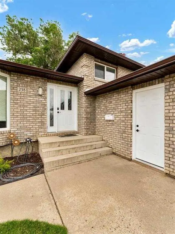 238 Cameron Road SE