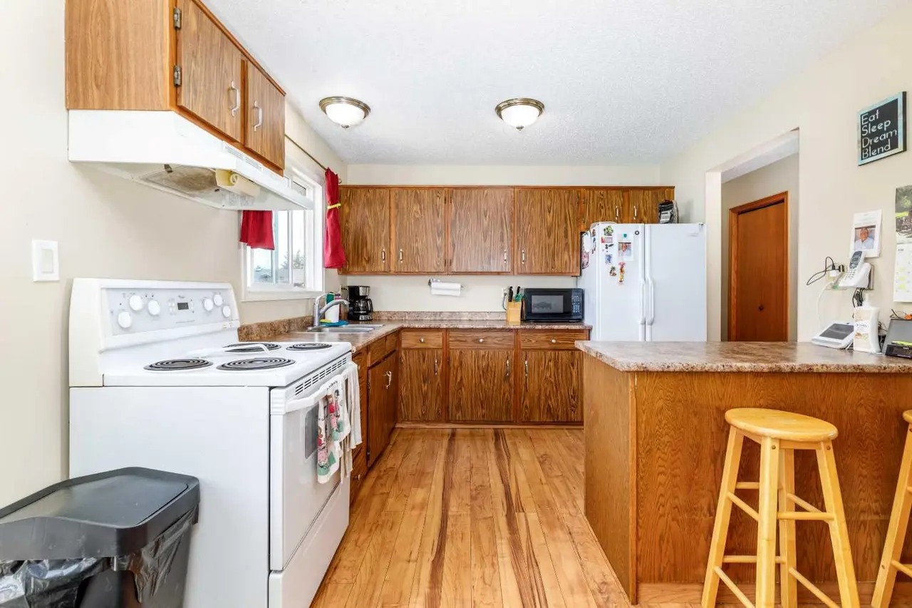 63 Mclevin Crescent 