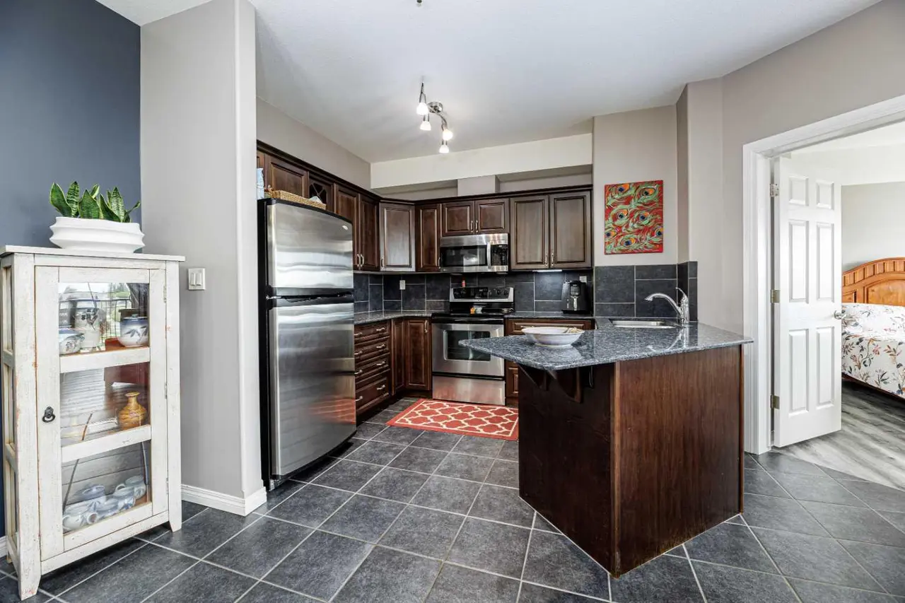 305, 69 Ironstone Drive 