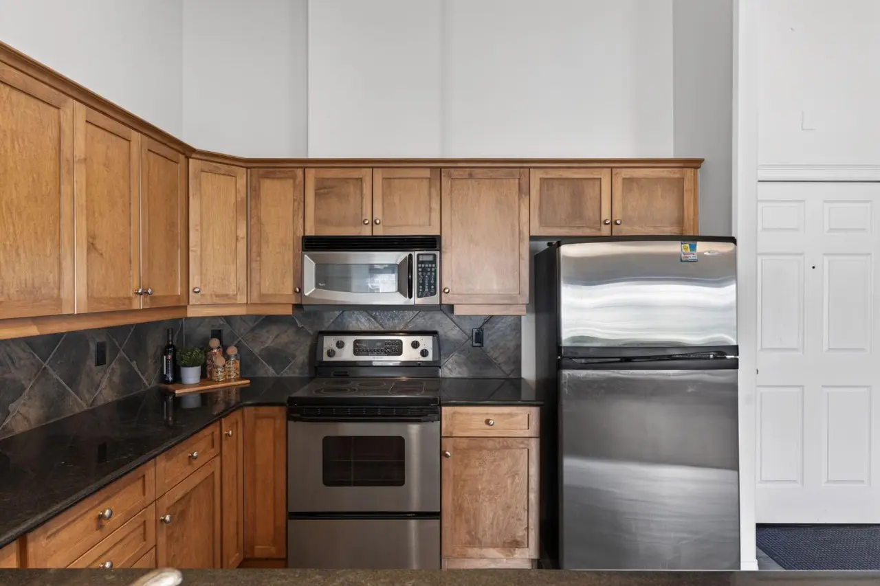 504, 2416 Erlton Street SW