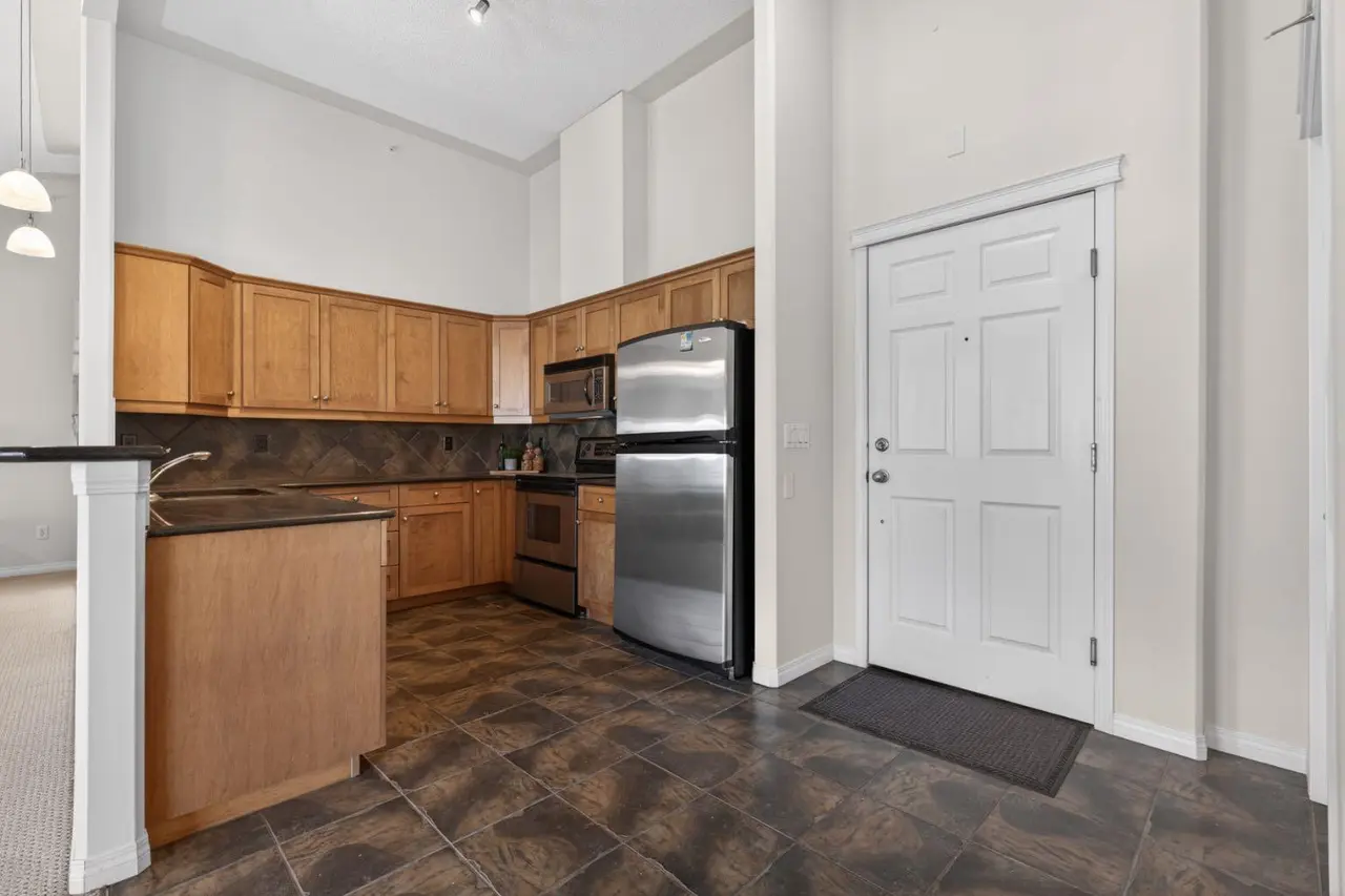 504, 2416 Erlton Street SW