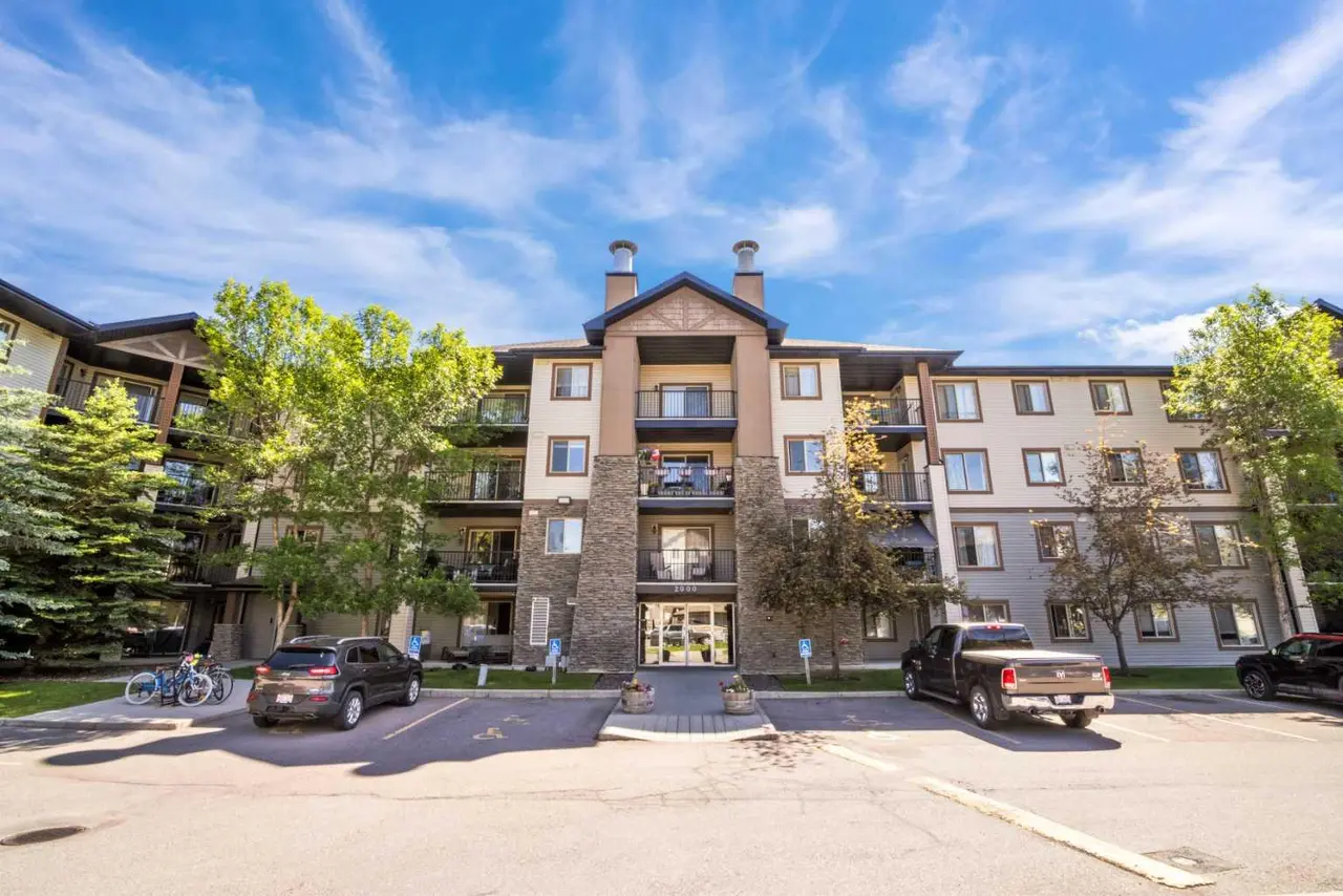 2431, 8 Bridlecrest Drive SW
