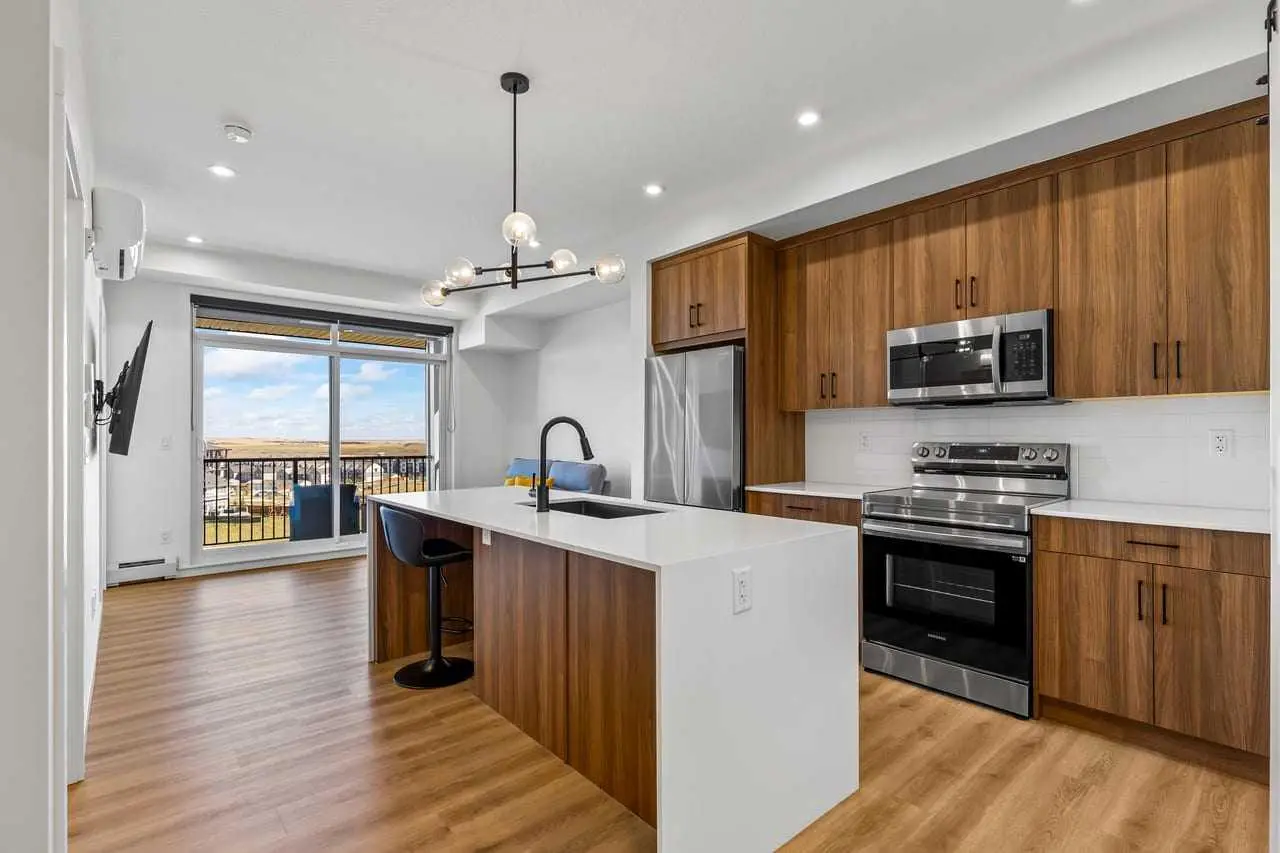 404, 50 Sage Hill Walk NW