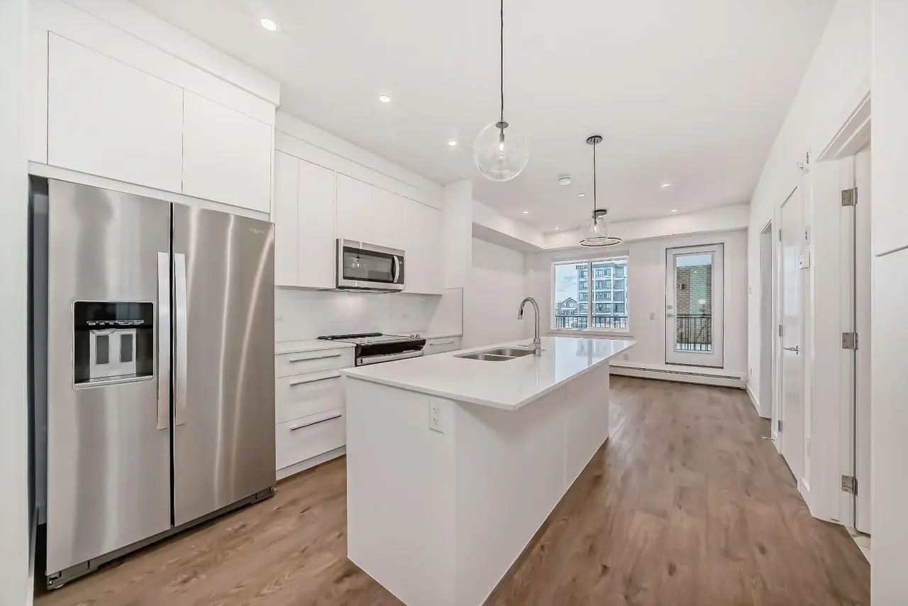 4416, 6 Merganser Drive W