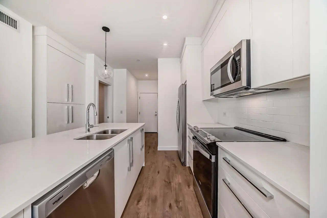 4416, 6 Merganser Drive W