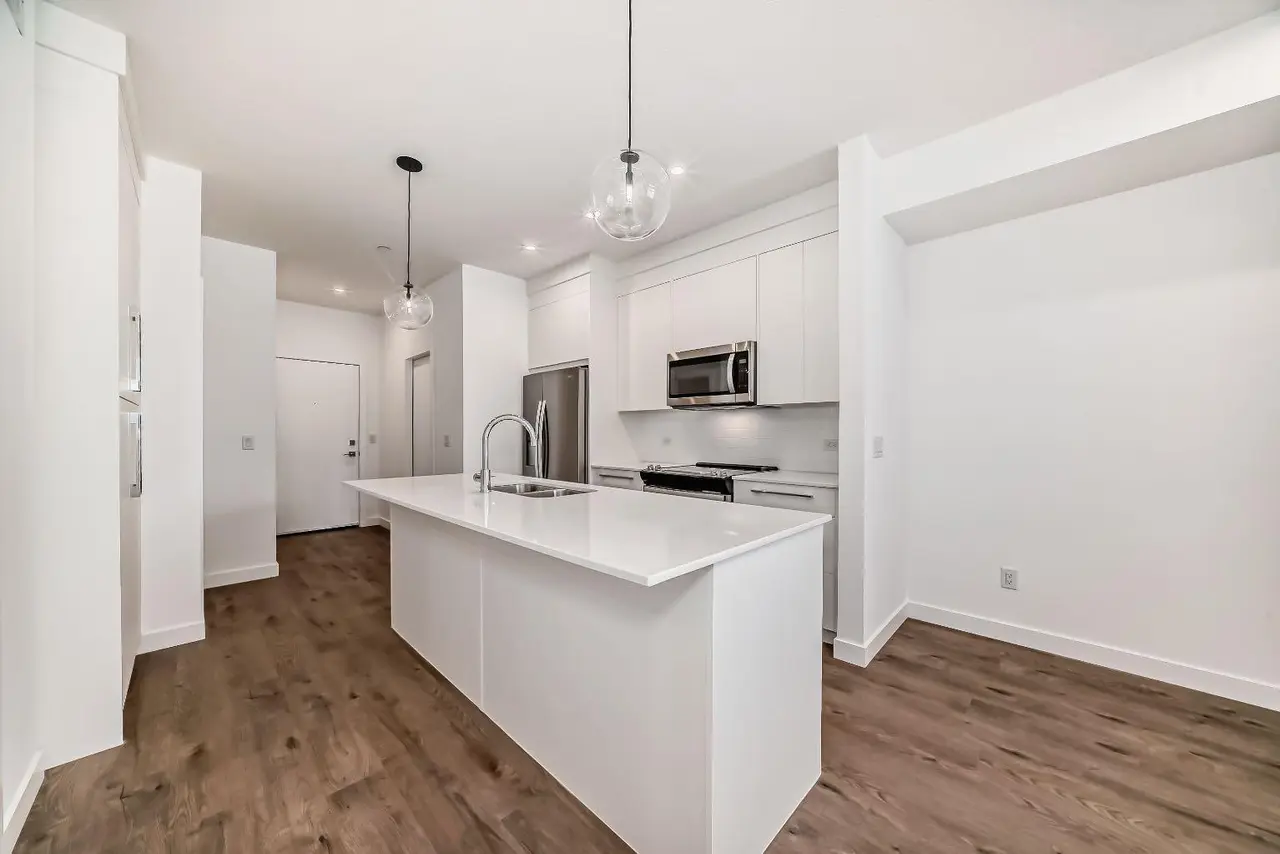 4416, 6 Merganser Drive W