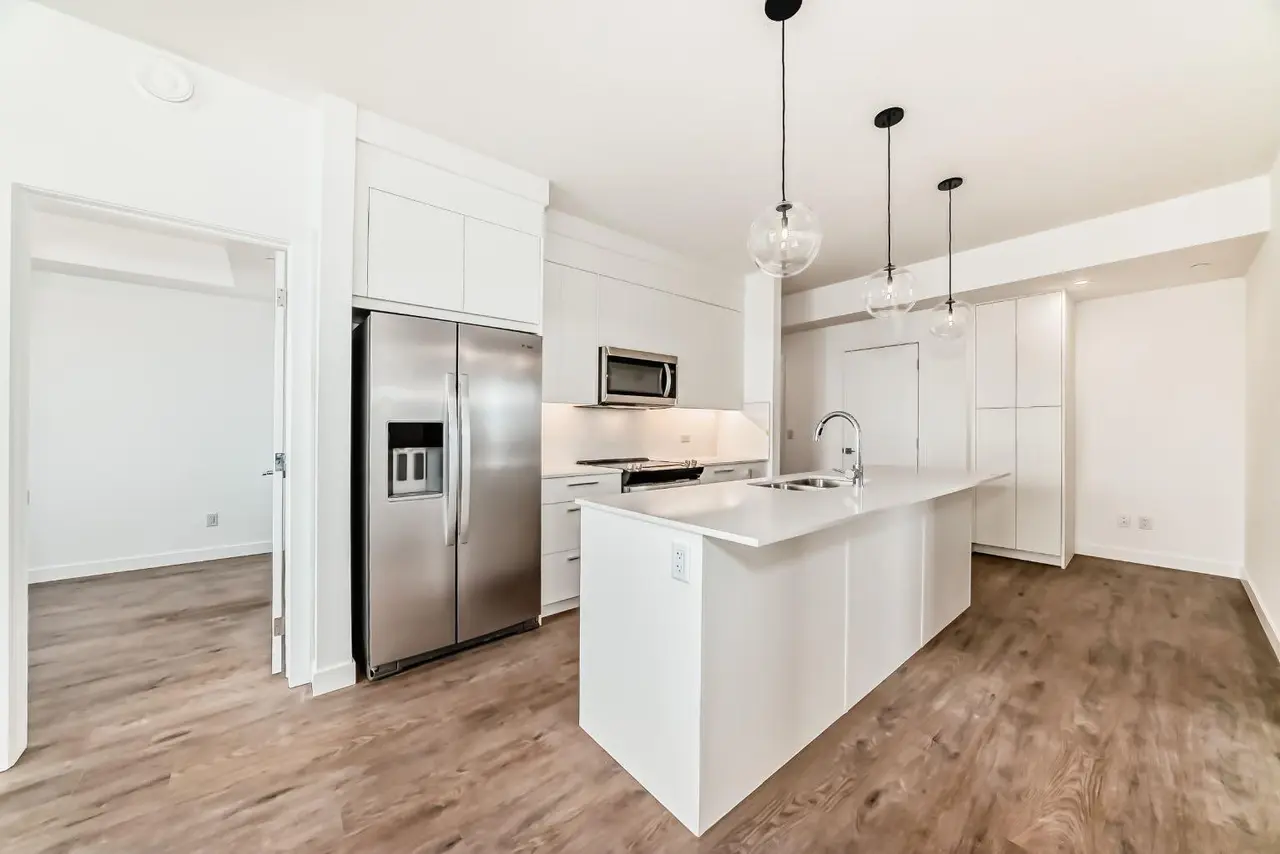 2107, 63 Corner Glen Crescent NE