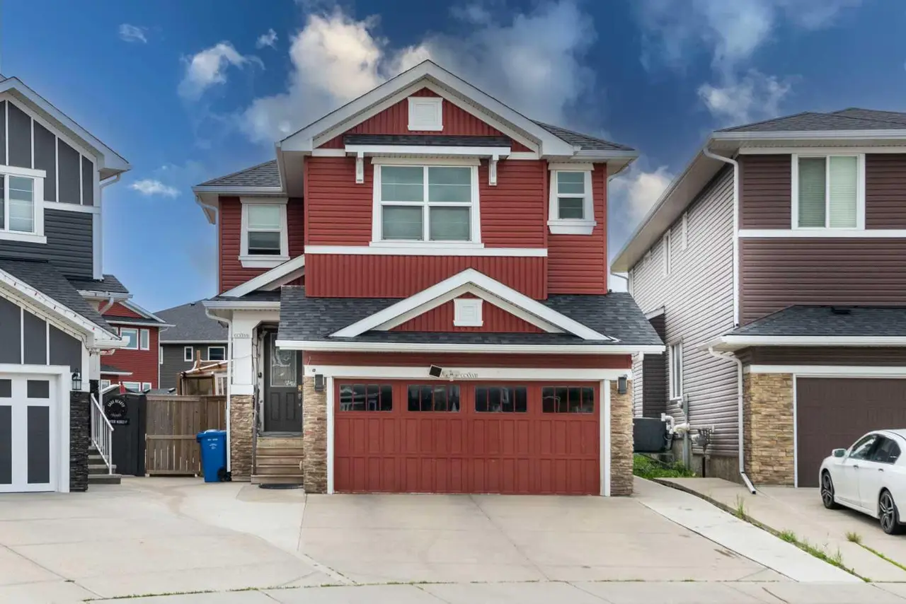 227 Redstone Heights NE