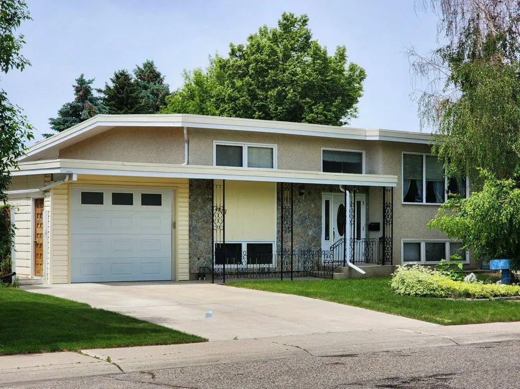 1818 Lakeside Road S