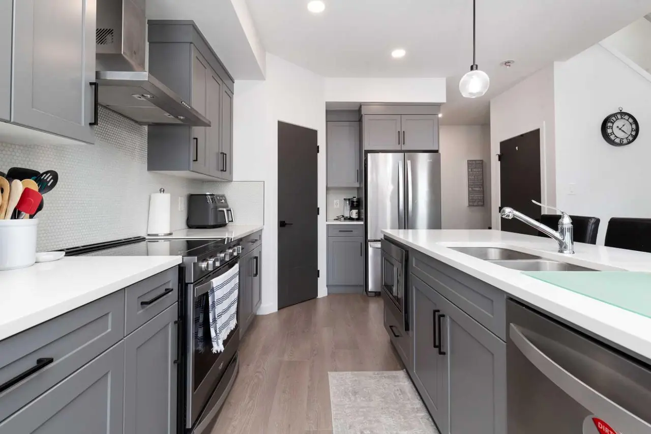 1219 Pacific Circle W