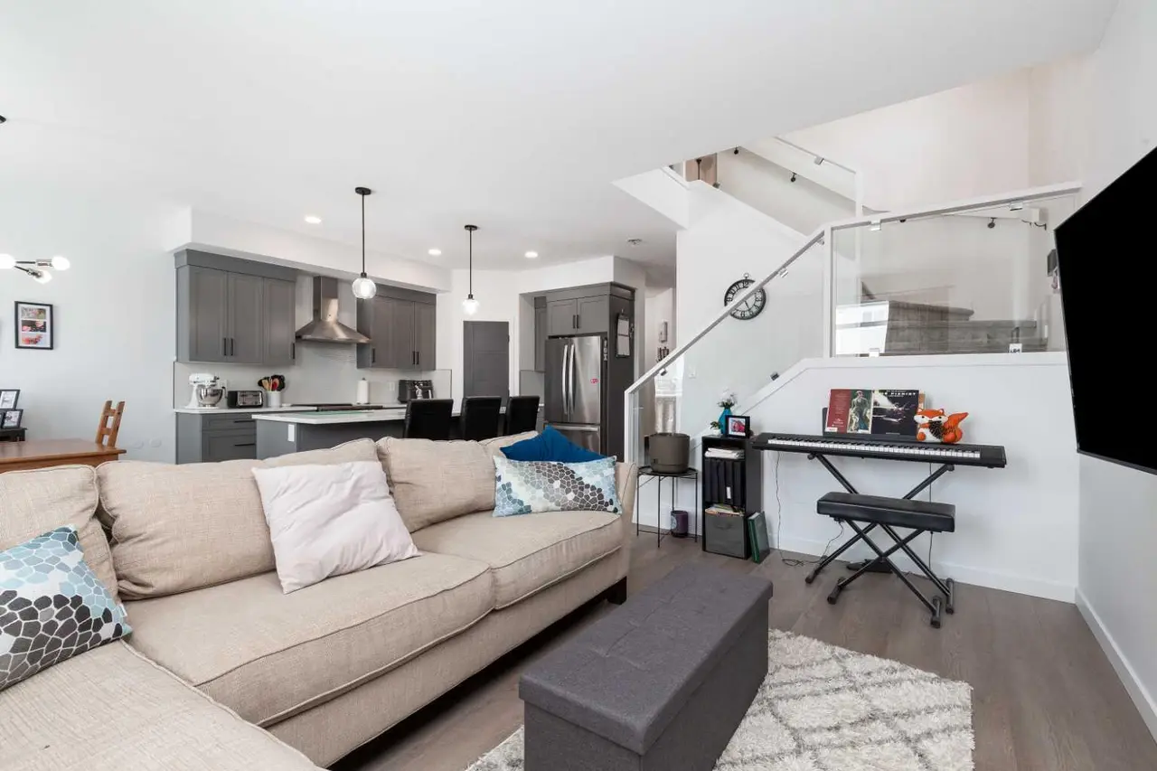1219 Pacific Circle W