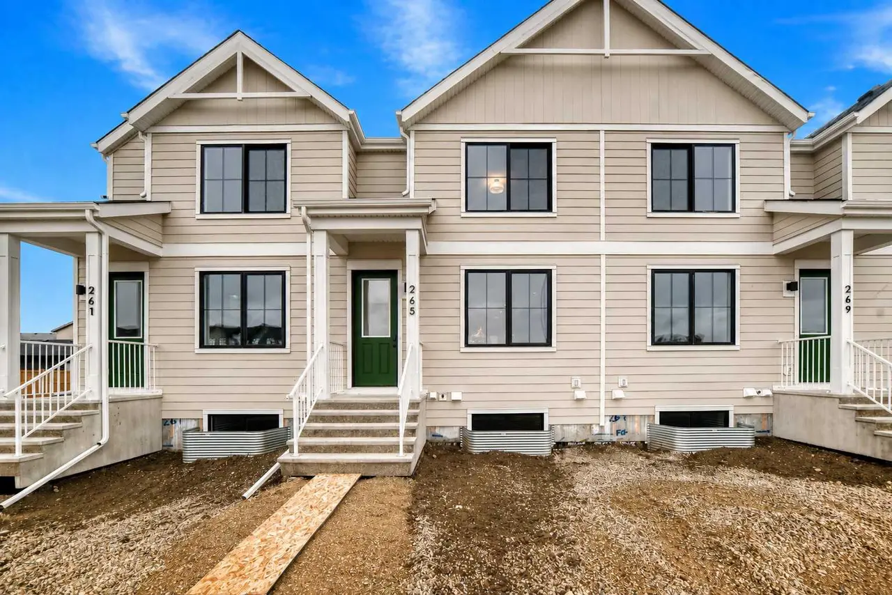 265 Heirloom Way SE