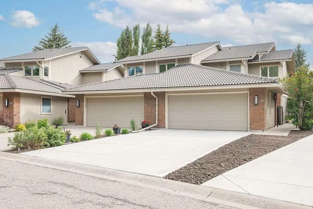 258, 20 Midpark Crescent SE