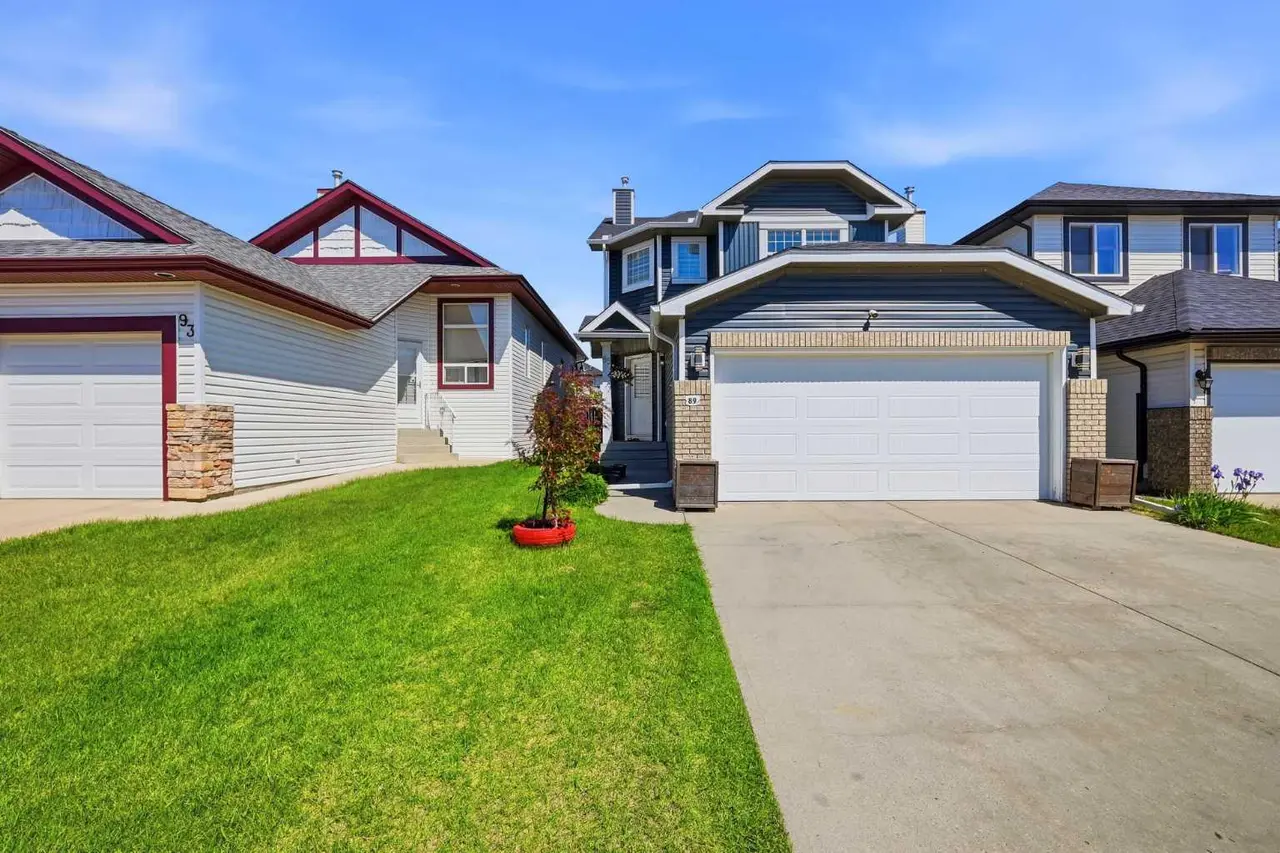 89 Saddlehorn Close NE