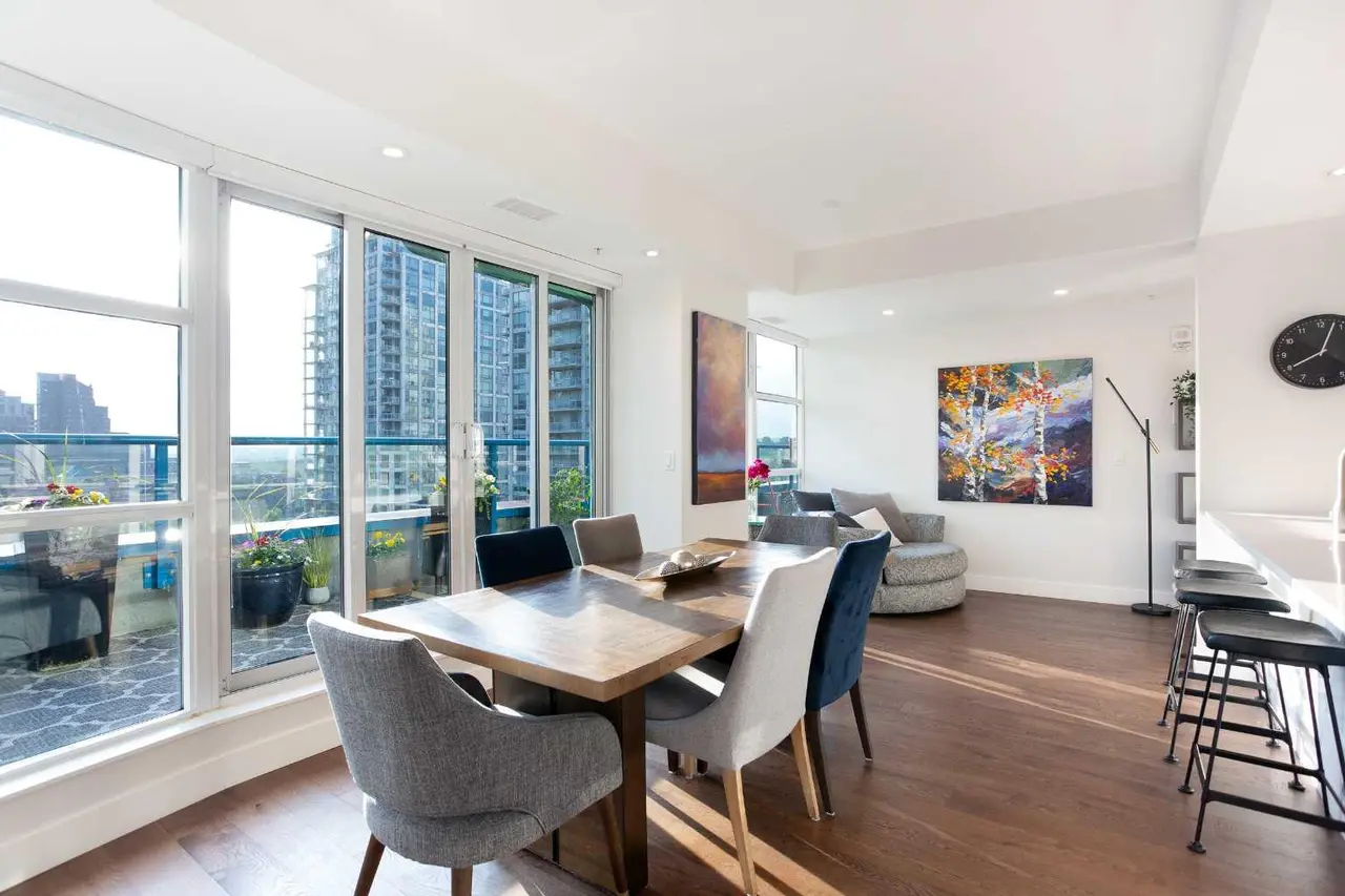 1005, 205 Riverfront Avenue SW