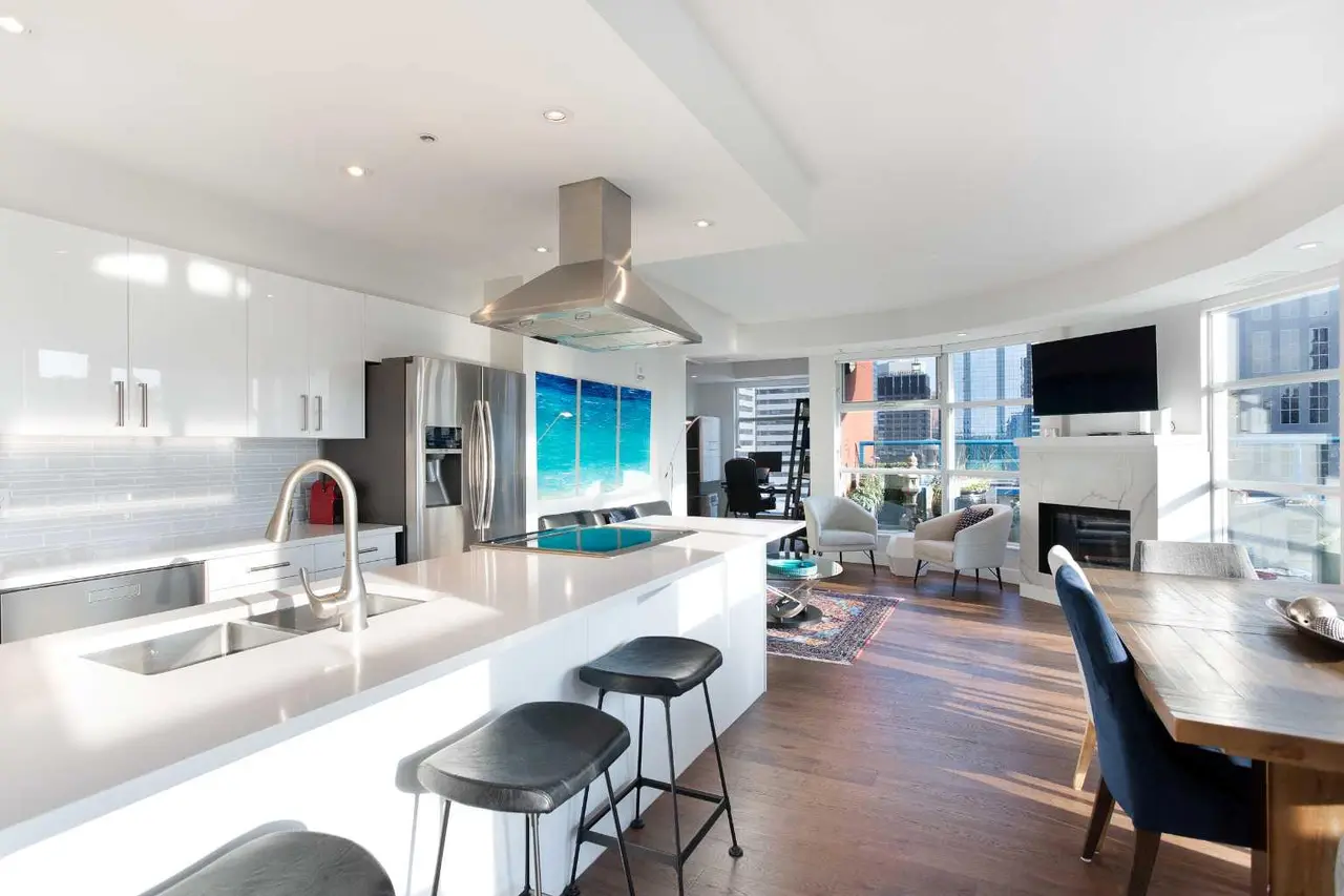 1005, 205 Riverfront Avenue SW