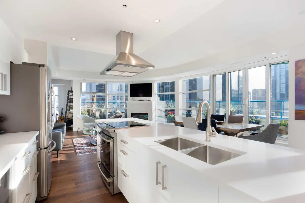 1005, 205 Riverfront Avenue SW