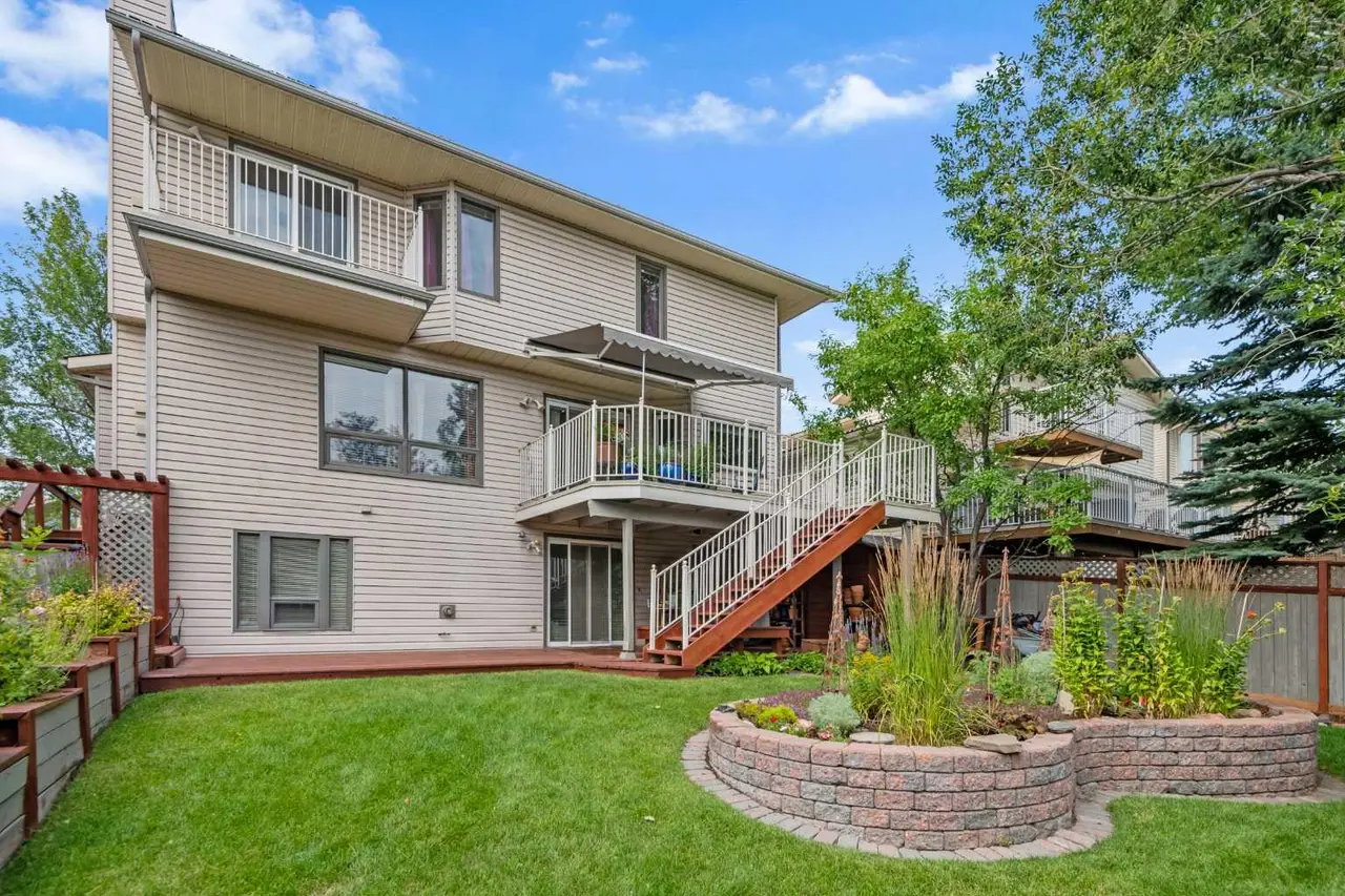 112 Hawkford Crescent NW
