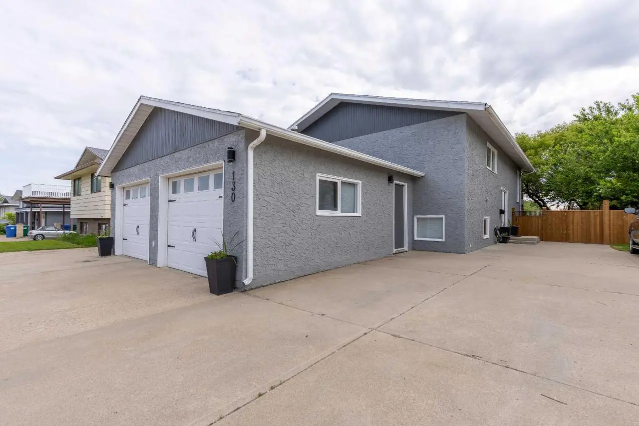 130 Chippewa Crescent W