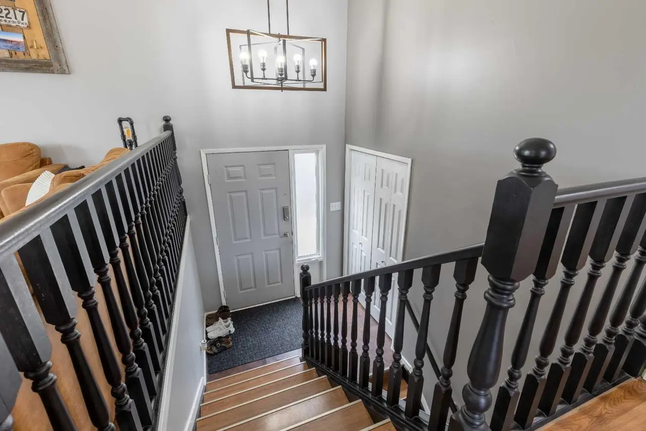 130 Chippewa Crescent W