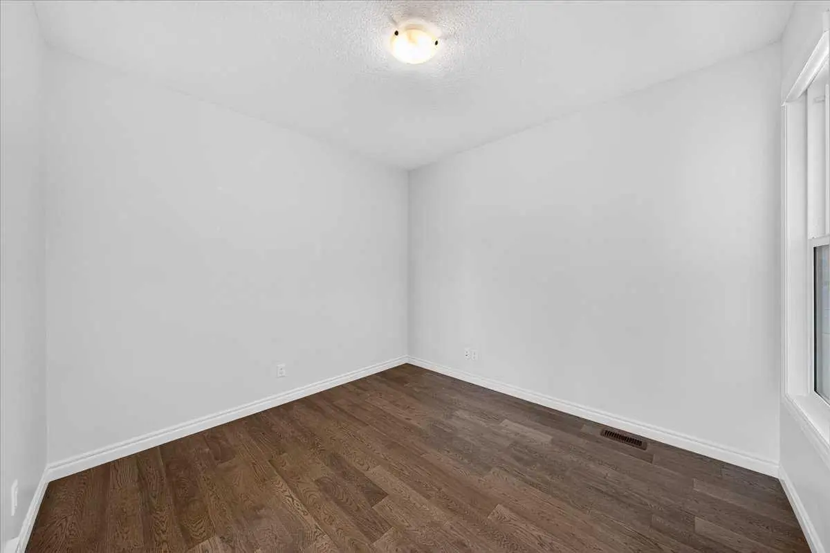 75 Midgrove Drive SW
