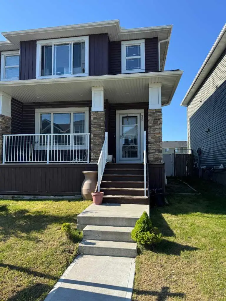 29 Redstone Common NE