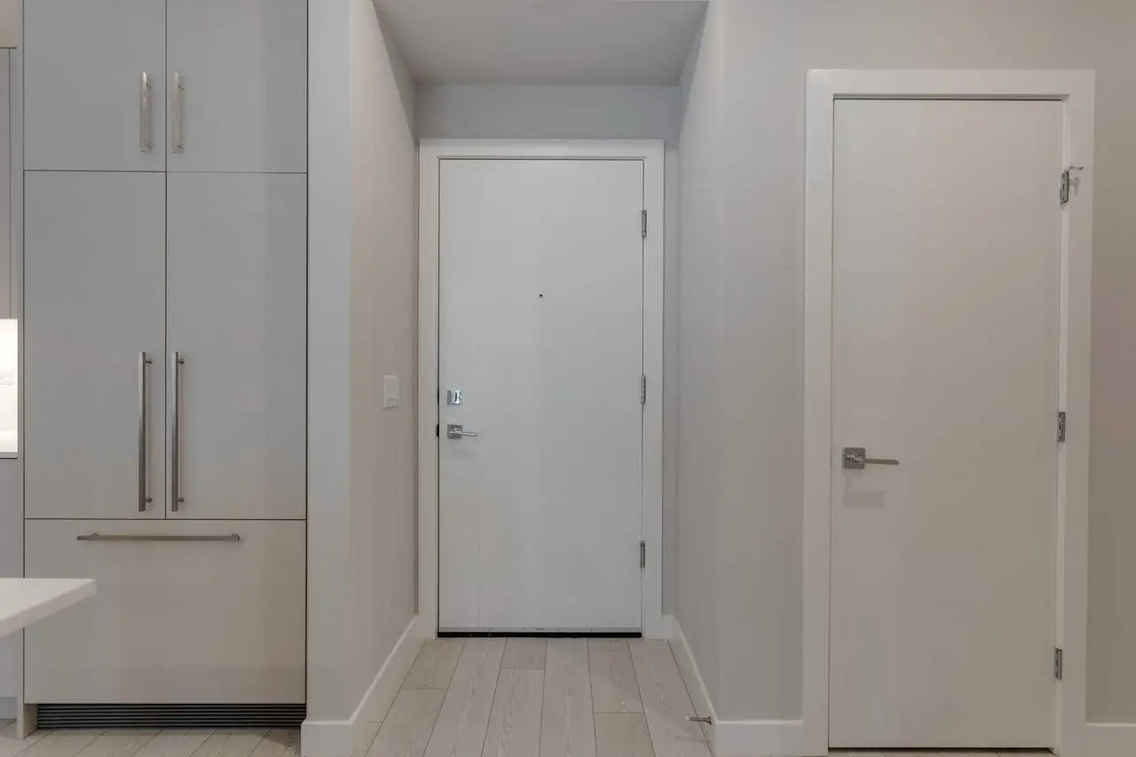 206, 8370 Broadcast Avenue SW