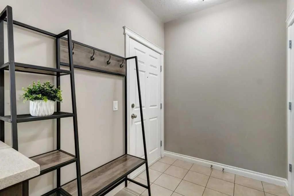 105, 2 Hemlock Crescent SW