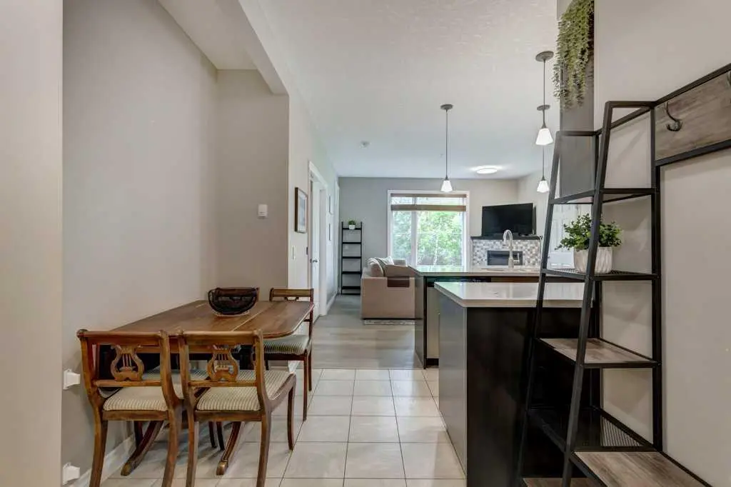 105, 2 Hemlock Crescent SW