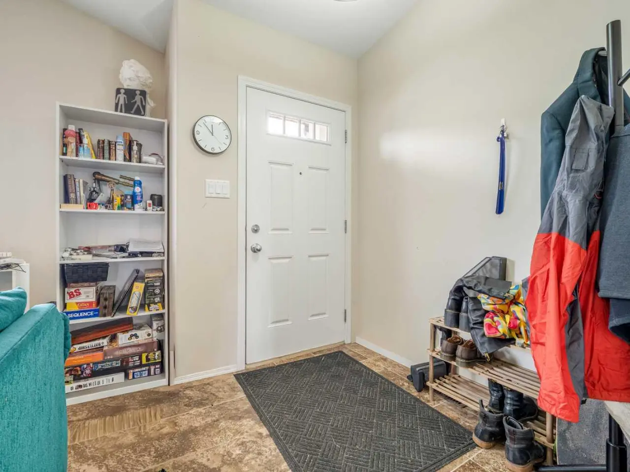 825 Silkstone Close W