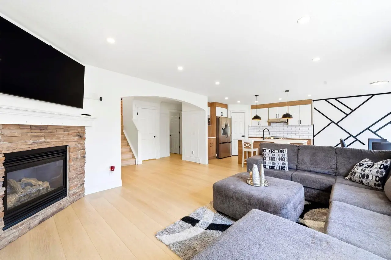 193 Hidden Creek Road NW