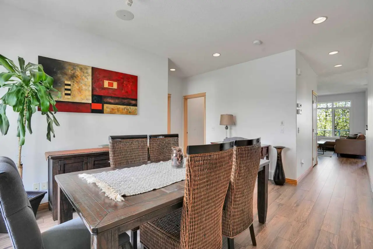 6 Discovery Woods Villas SW