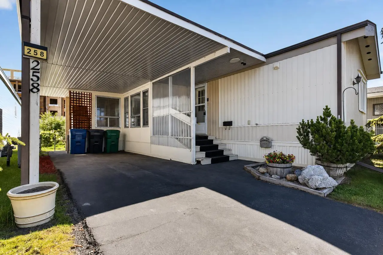 258, 99 Arbour Lake Road NW