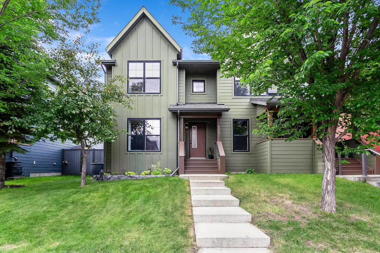 111 Walden Drive SE