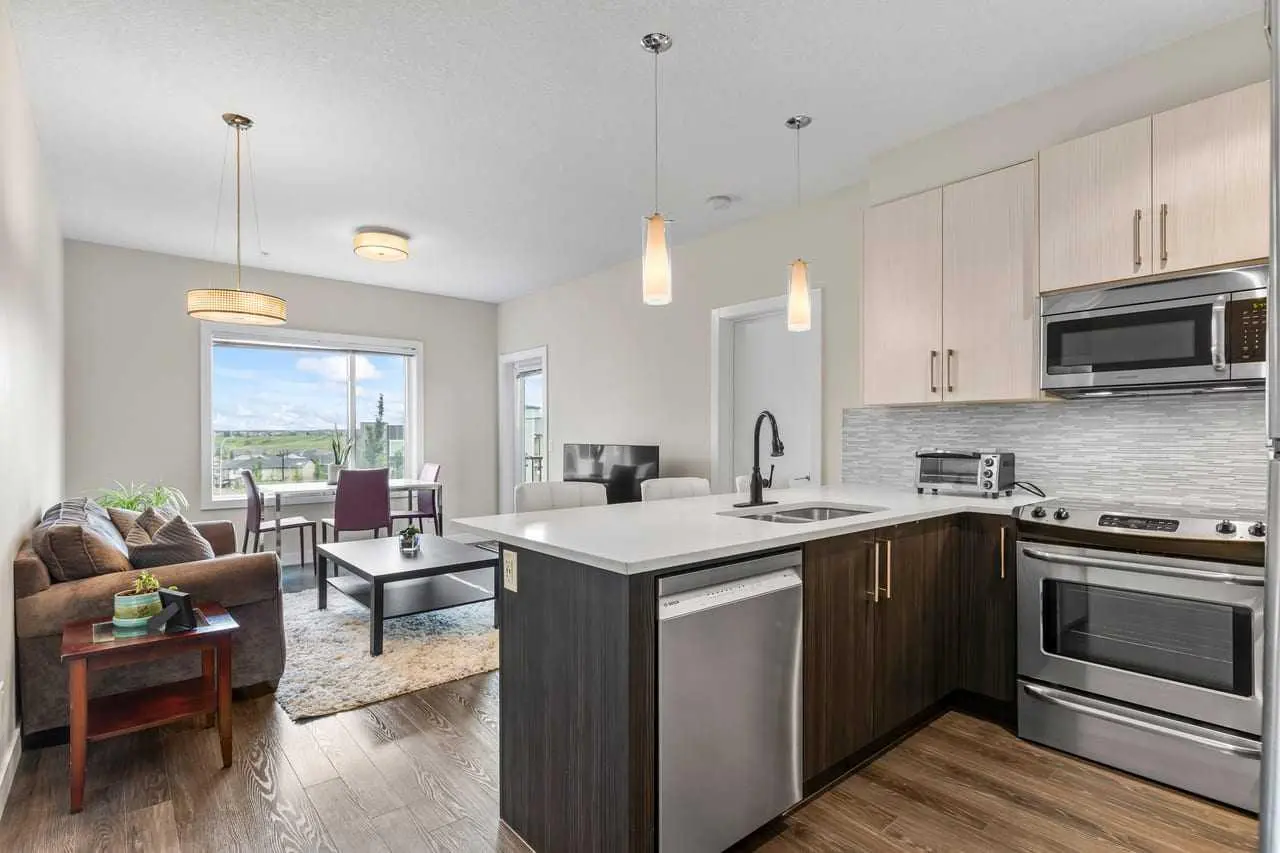 220, 8 Sage Hill Terrace NW