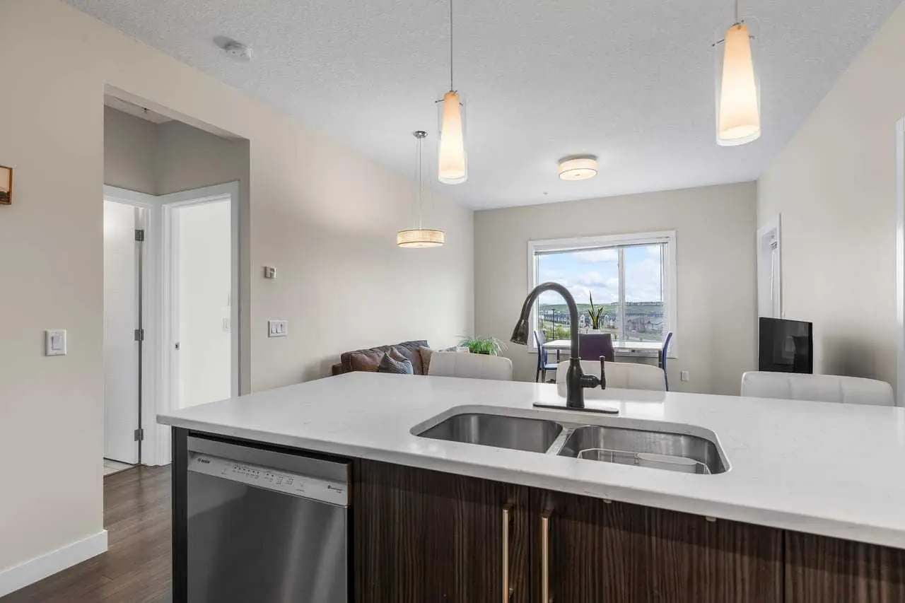 220, 8 Sage Hill Terrace NW