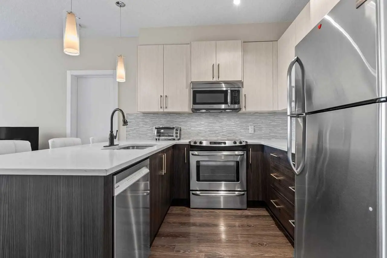 220, 8 Sage Hill Terrace NW