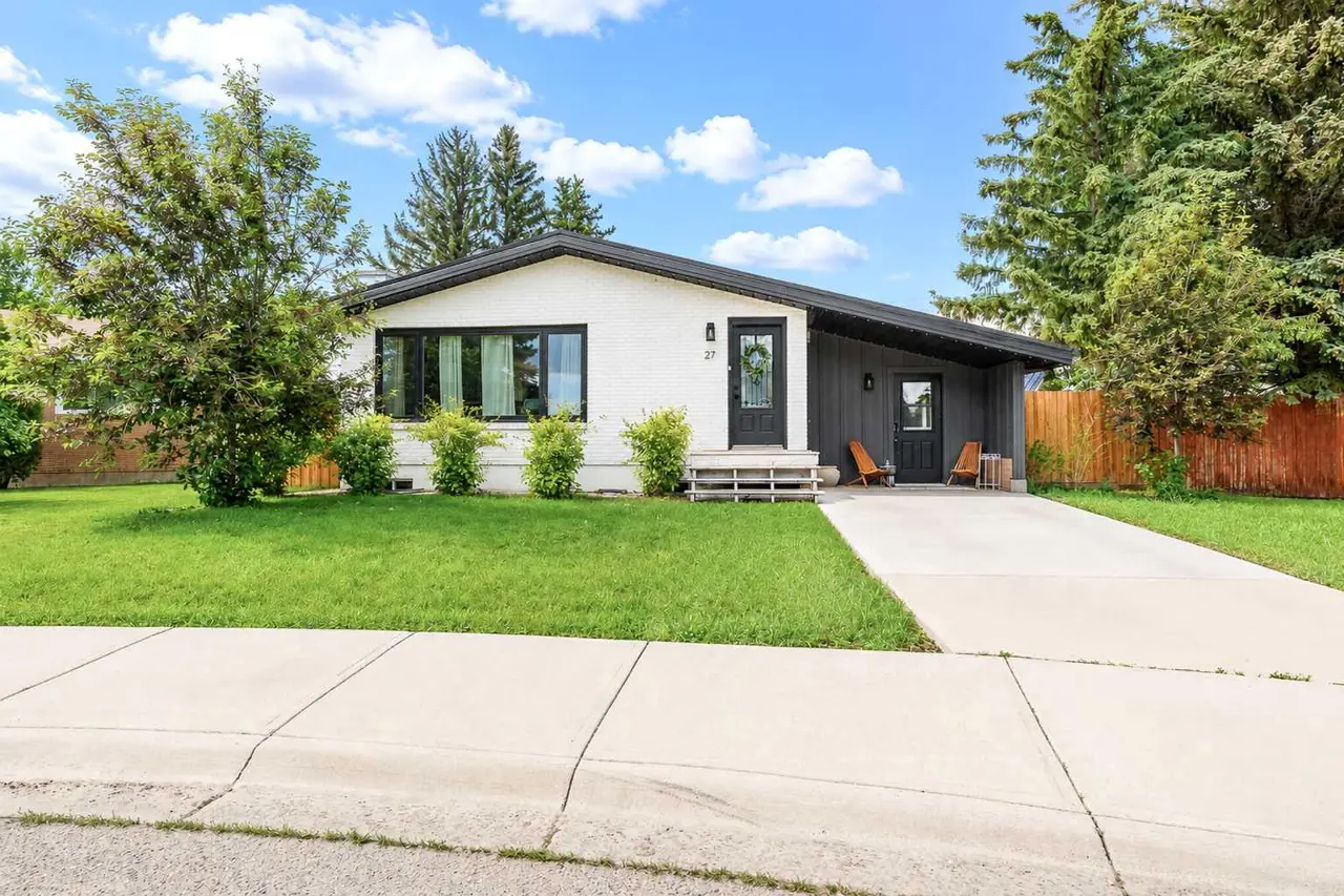 27 Laurel Place W