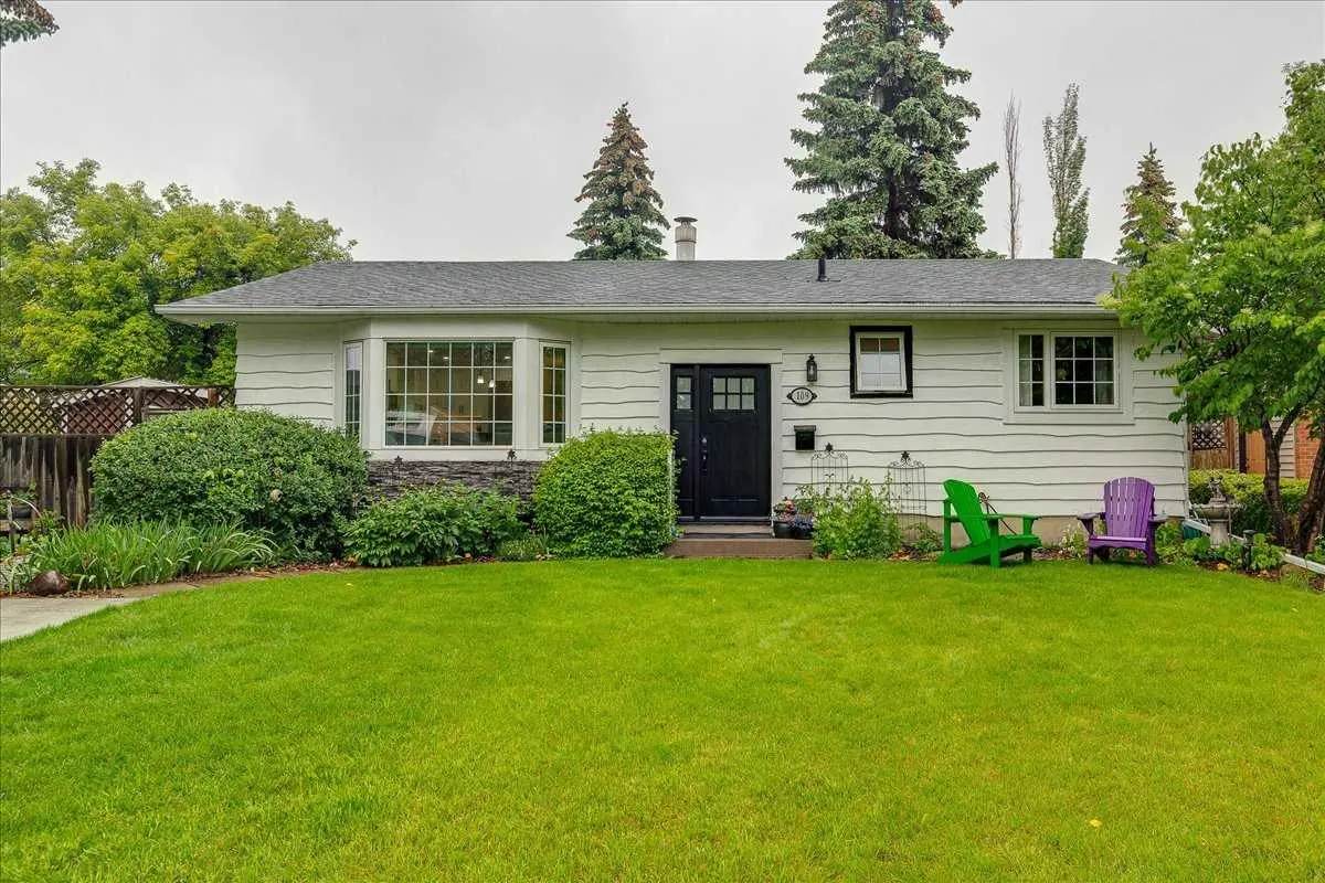 109 Selkirk Boulevard