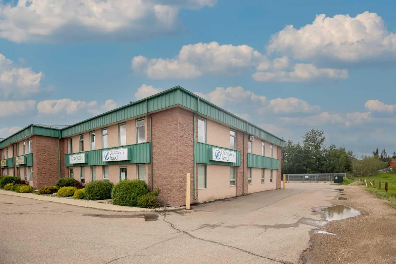 14, 4646 RIVERSIDE Drive 