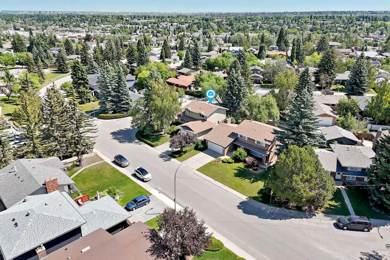 316 Parkland Way SE