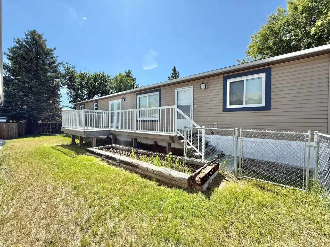 144 Birch Street W
