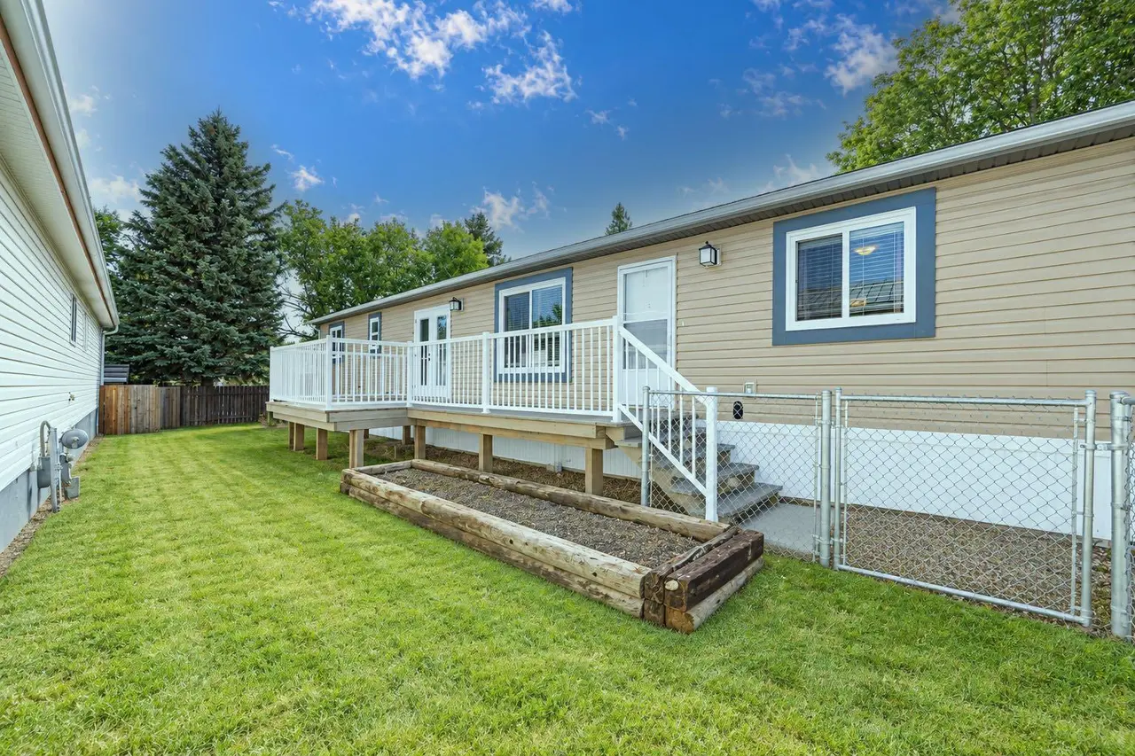 144 Birch Street W